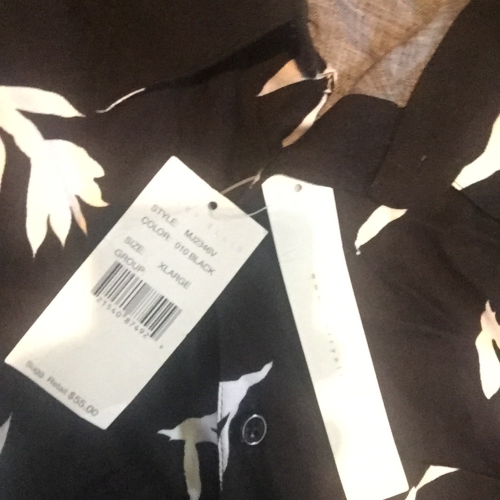 XL button up - Picture 2 of 4